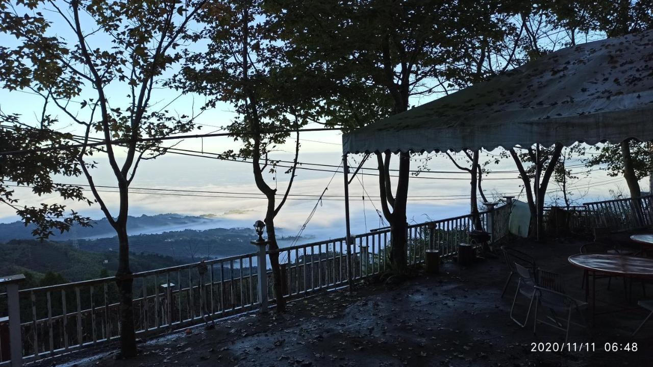 Sky Lounge B&B Zhushan Buitenkant foto