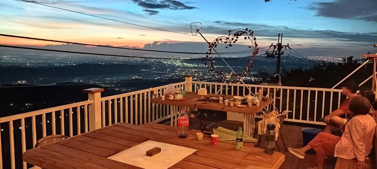 Sky Lounge B&B Zhushan Buitenkant foto