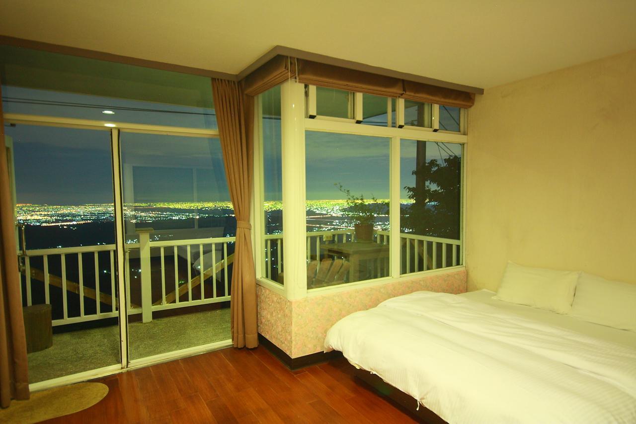 Sky Lounge B&B Zhushan Buitenkant foto
