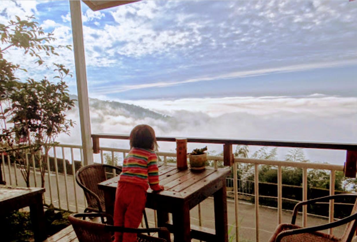 Sky Lounge B&B Zhushan Buitenkant foto