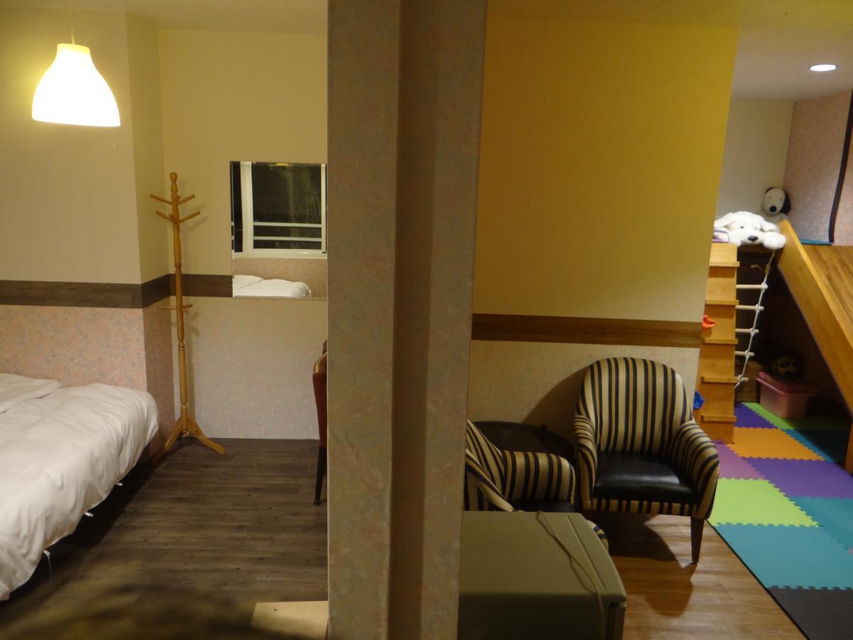 Sky Lounge B&B Zhushan Buitenkant foto