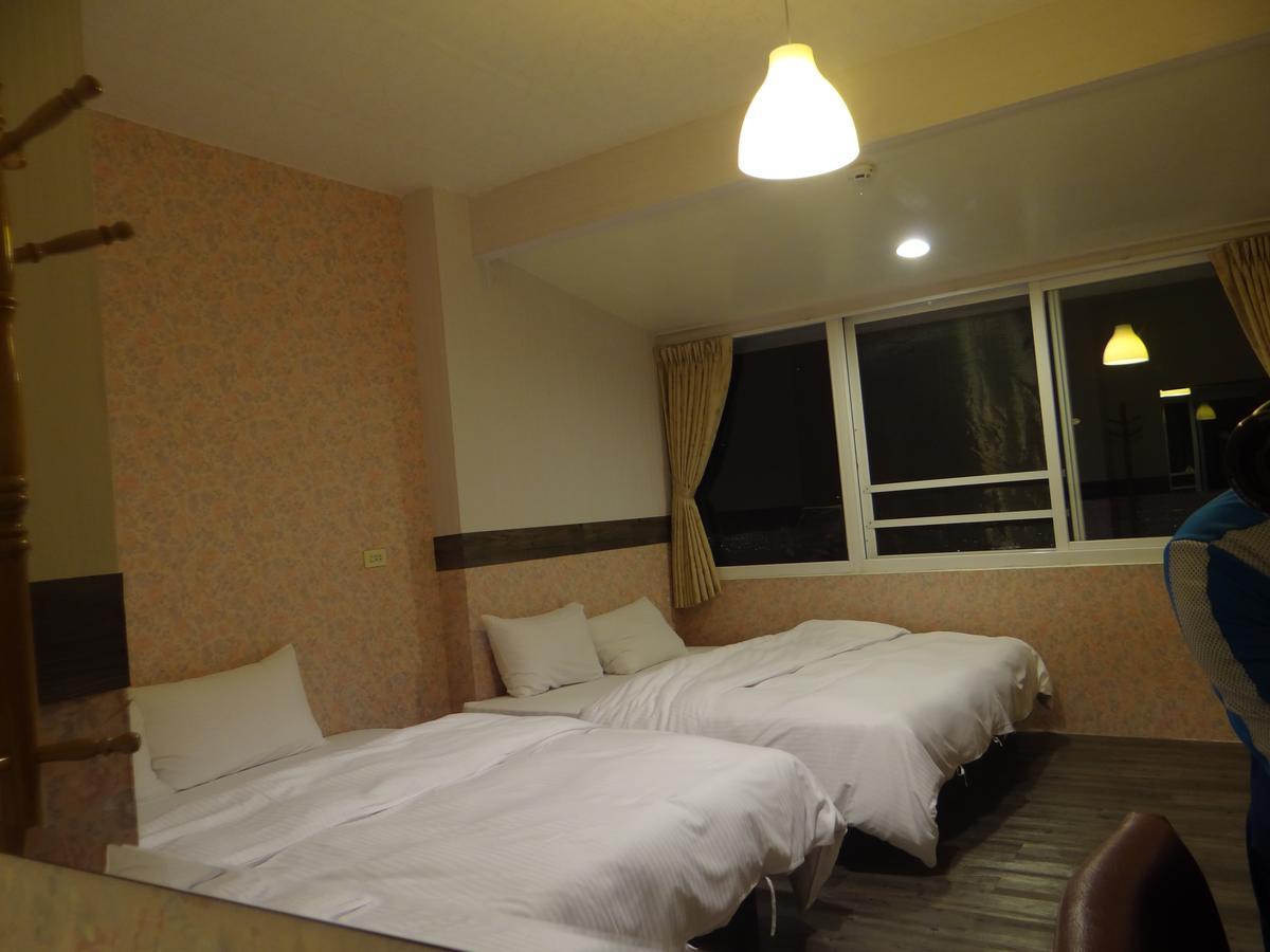 Sky Lounge B&B Zhushan Buitenkant foto