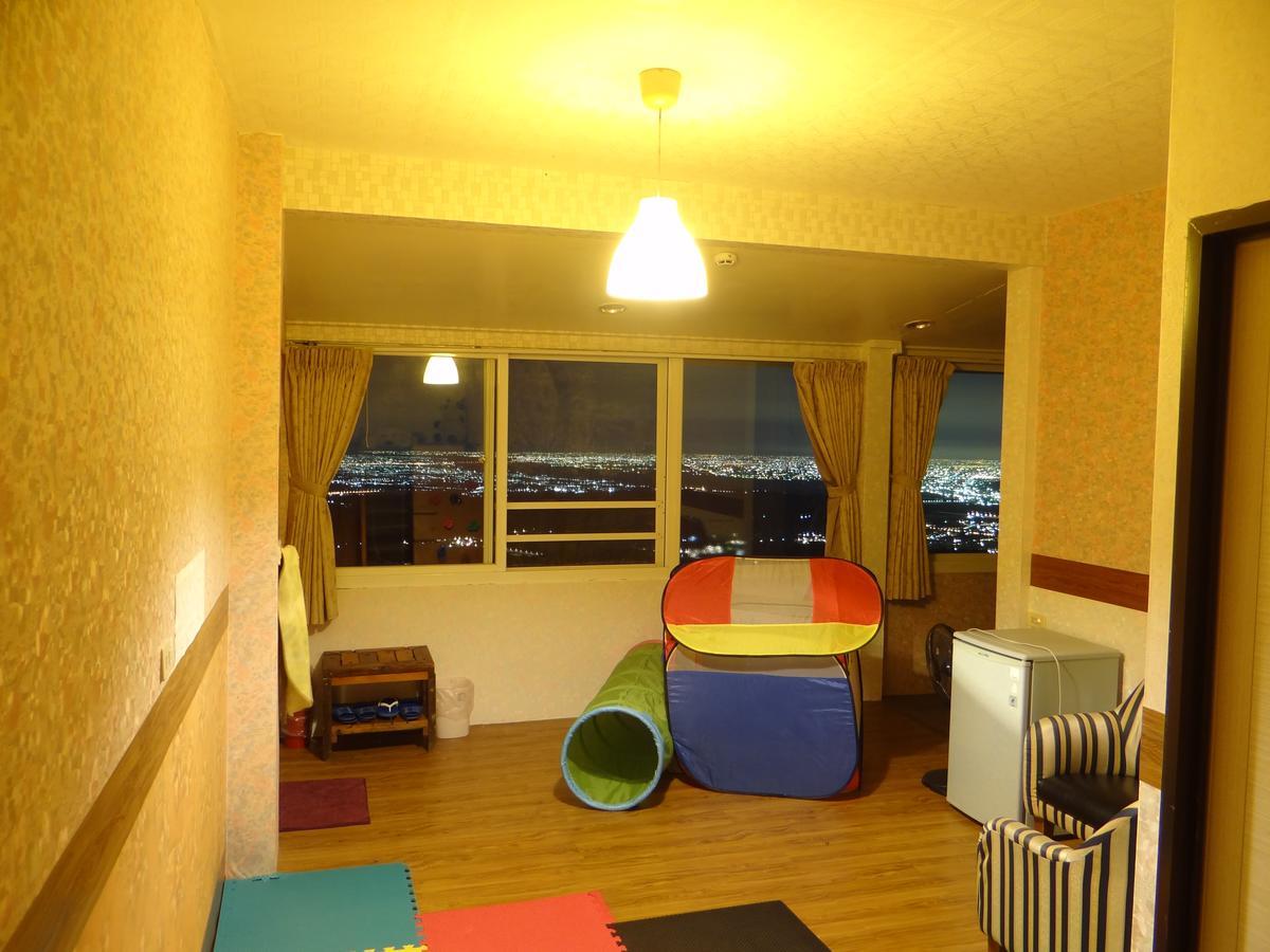 Sky Lounge B&B Zhushan Buitenkant foto